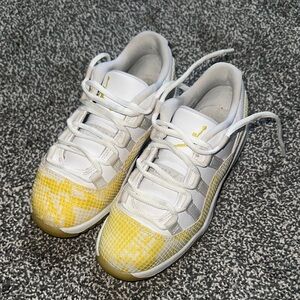 Kids White and Yellow snakeskin Sneakers Jordan 11 size 13c.